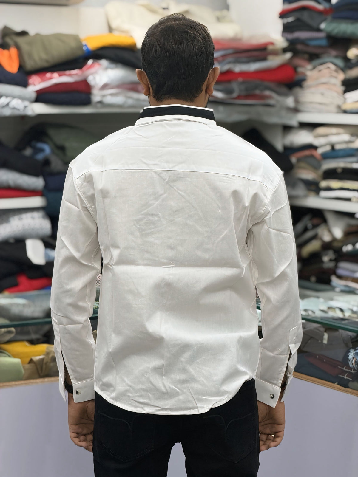 Men’s White Graphic Print Shirt with Contrast Pocket – Stylish Street Style Cotton Shirt
